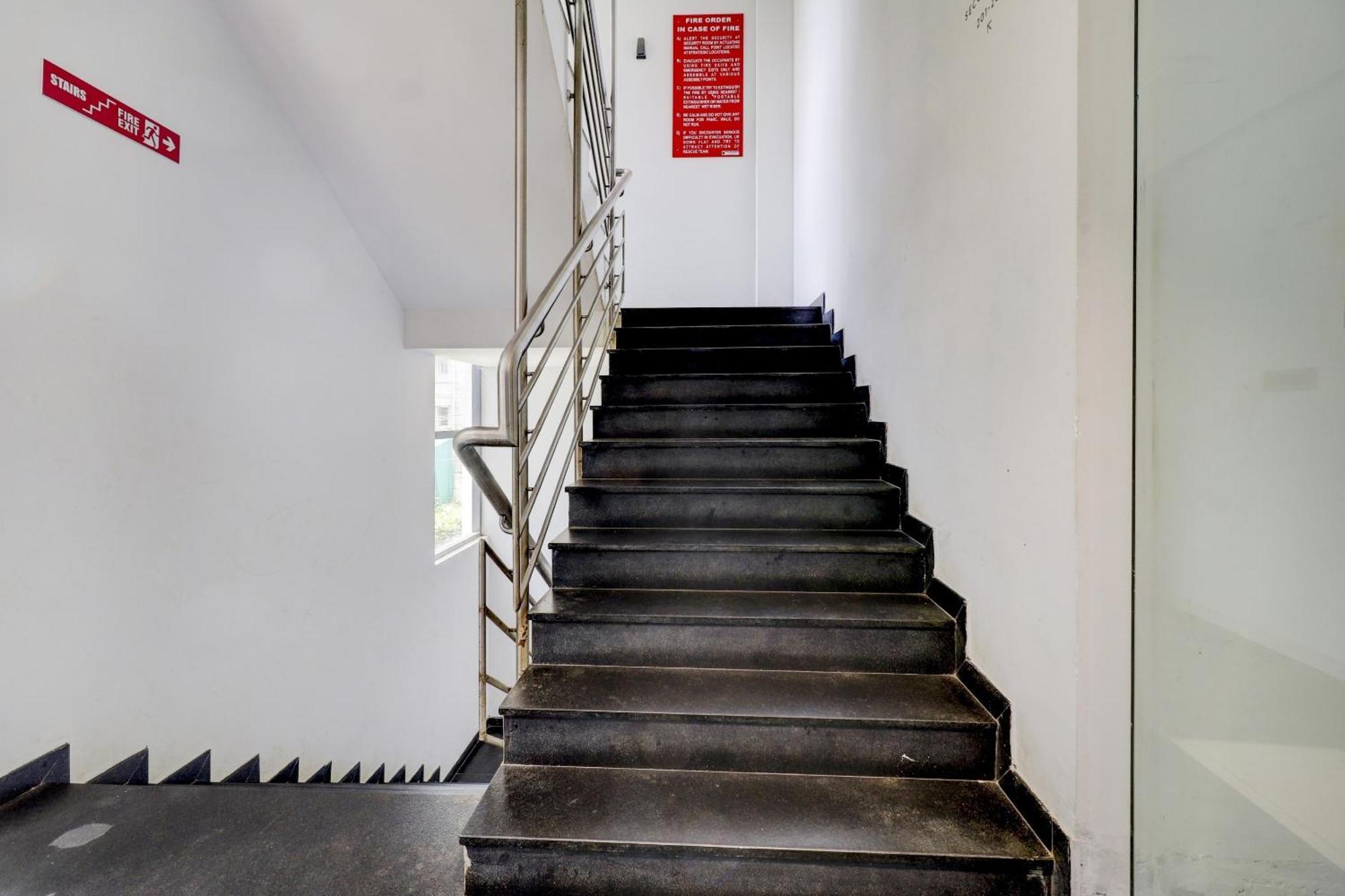Super Sleek Townhouse Galexia Hotel And Resorts Bangalore Exterior foto